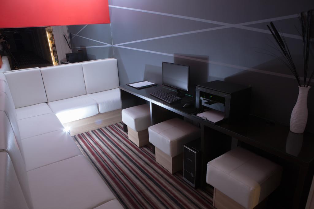 Futuro Hotel בישקק מראה חיצוני תמונה