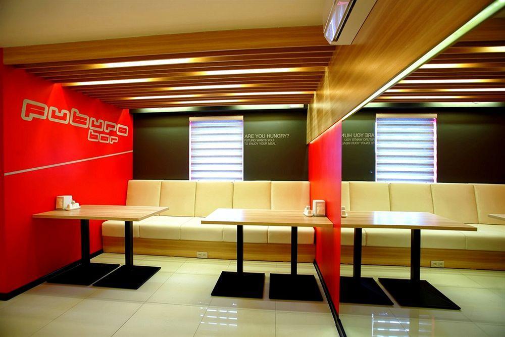 Futuro Hotel בישקק מראה חיצוני תמונה