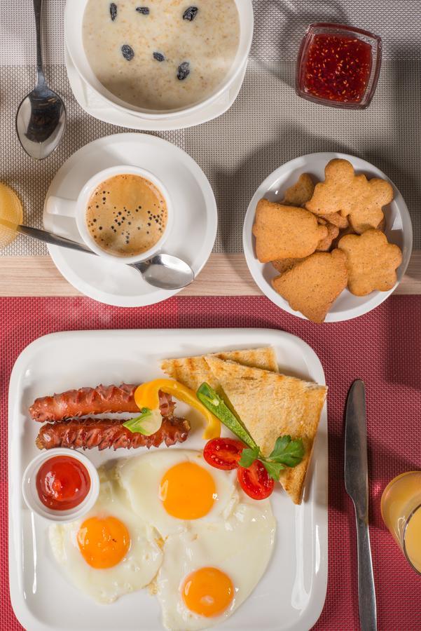 Futuro Hotel בישקק מראה חיצוני תמונה