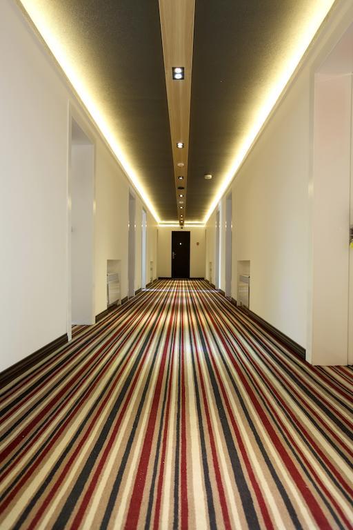 Futuro Hotel בישקק מראה חיצוני תמונה
