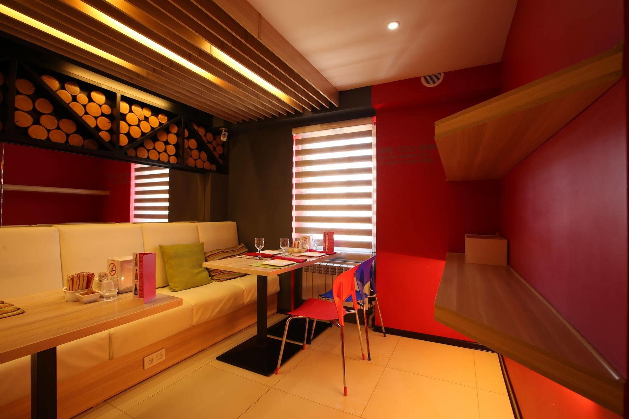 Futuro Hotel בישקק מראה חיצוני תמונה