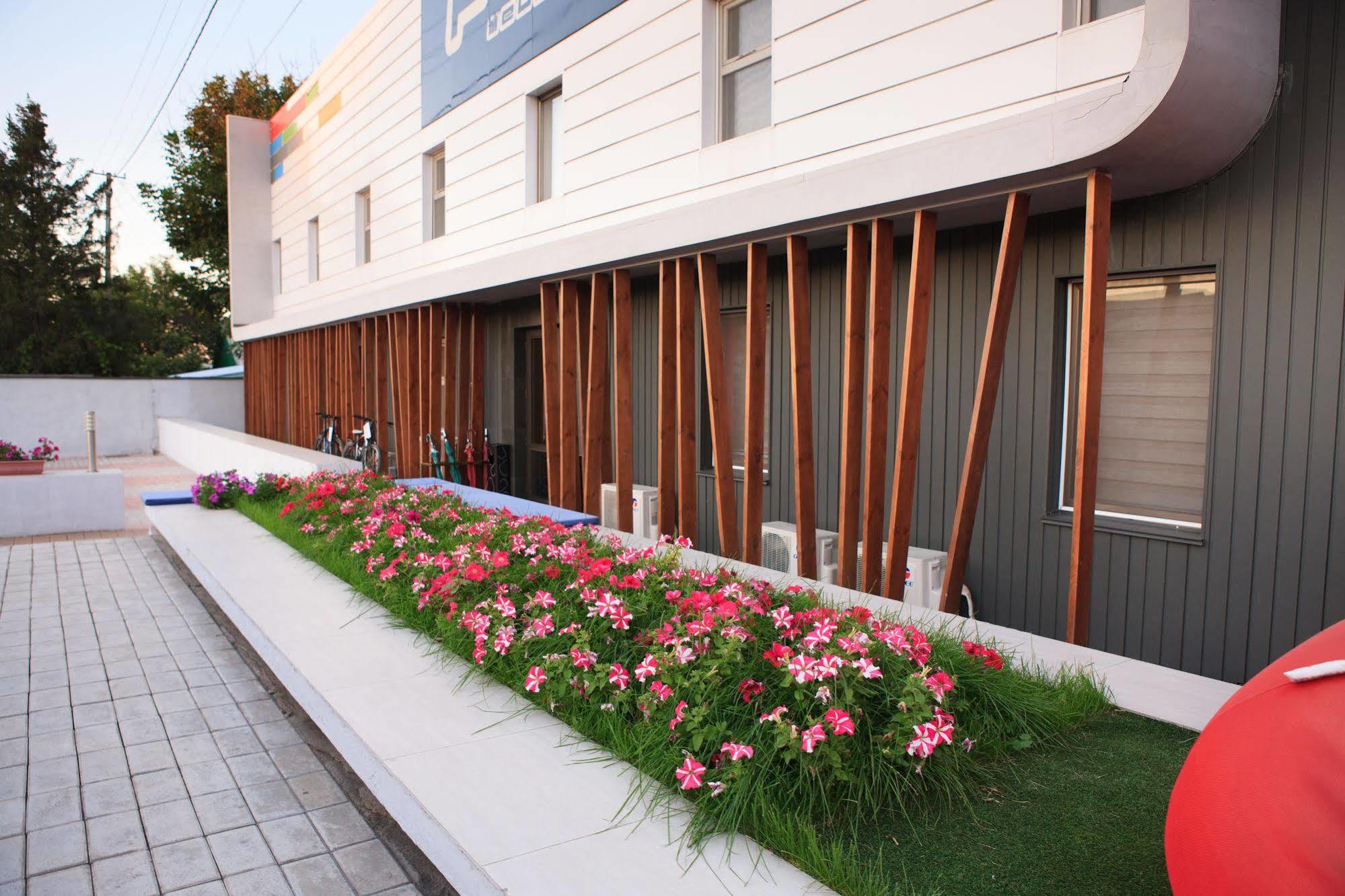 Futuro Hotel בישקק מראה חיצוני תמונה