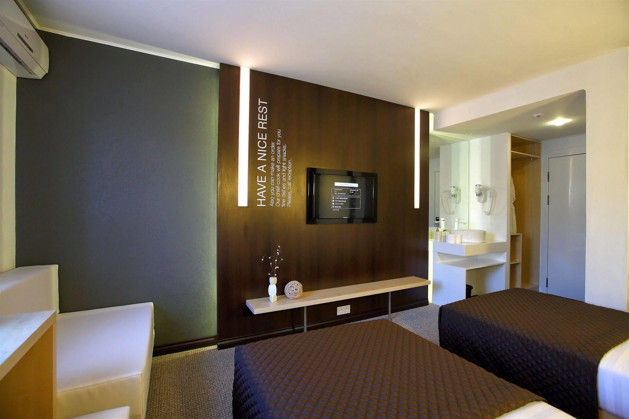 Futuro Hotel בישקק מראה חיצוני תמונה
