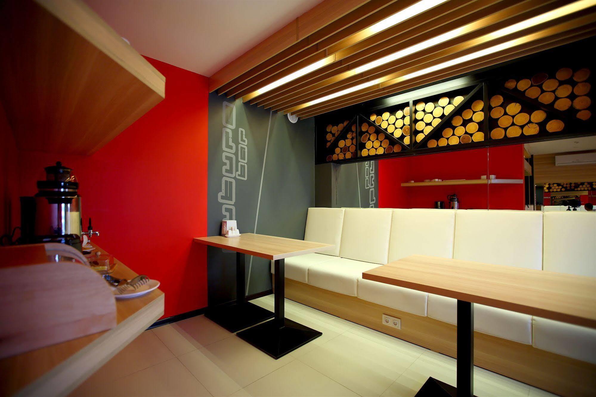 Futuro Hotel בישקק מראה חיצוני תמונה